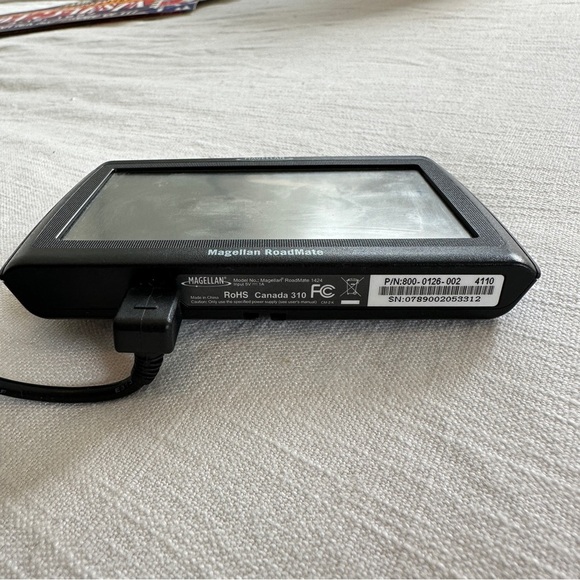 Magellan RoadMate 1420 Automobile Portable GPS Navigator - Picture 9 of 11